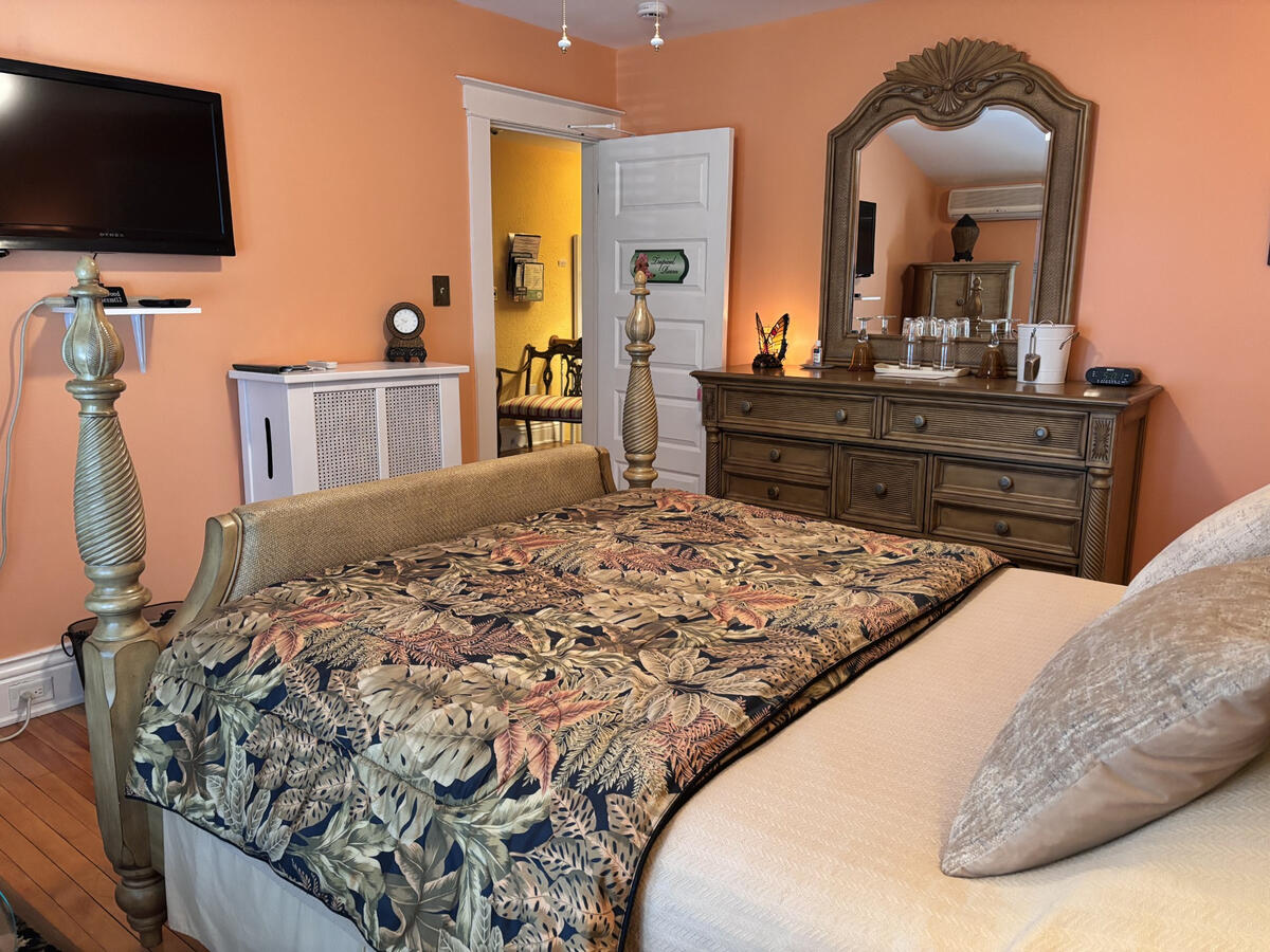 Tropical Room